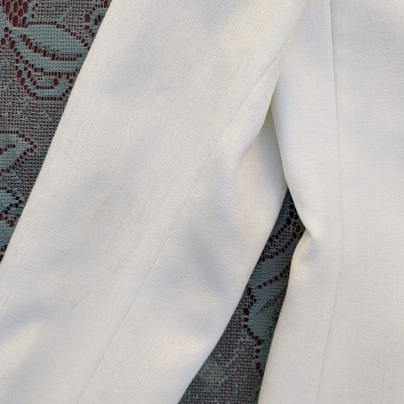 Preppy Ruffle Collar Blazer - Picture 6 of 7